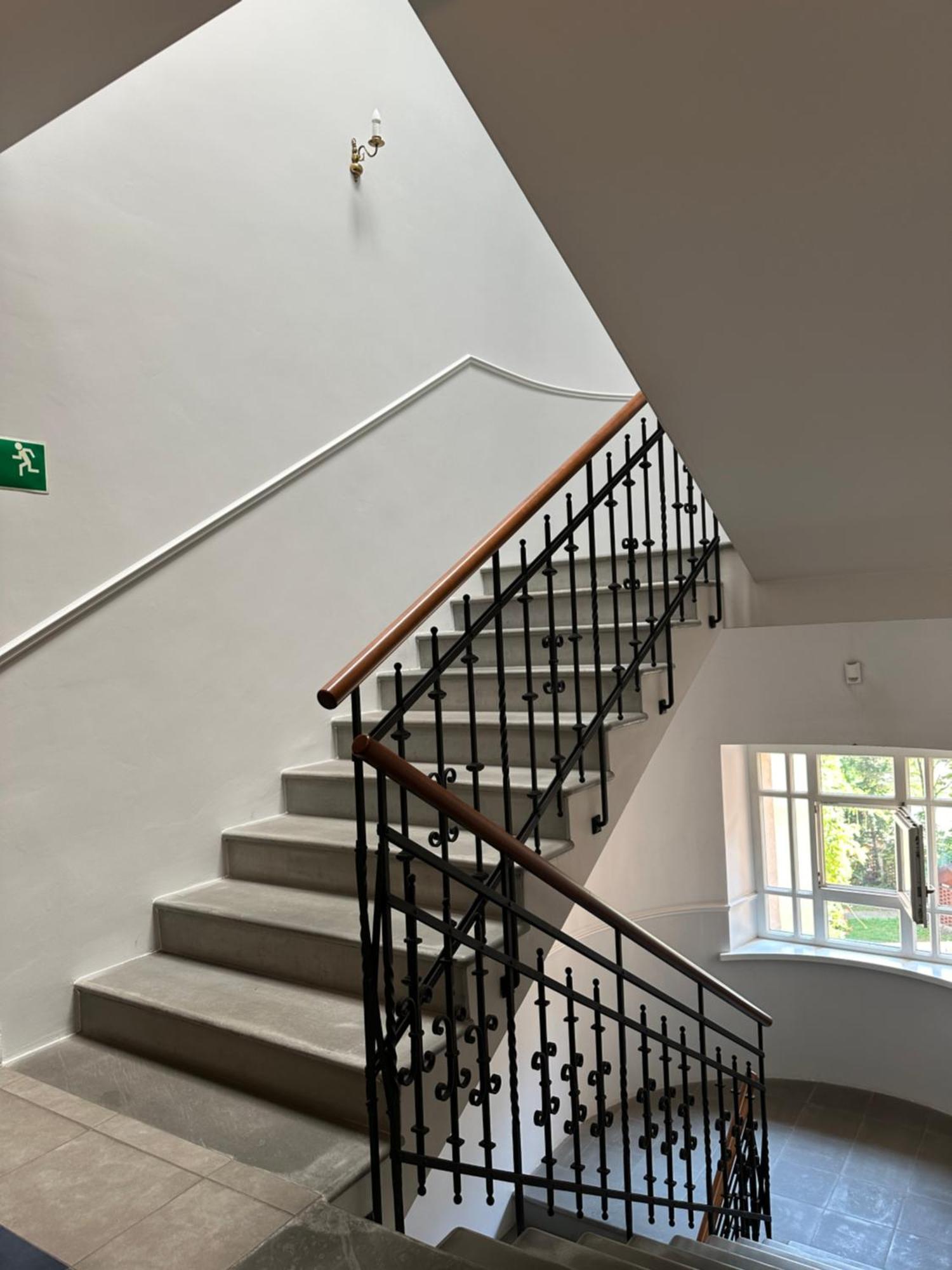Two Bedrooms Center Apartment