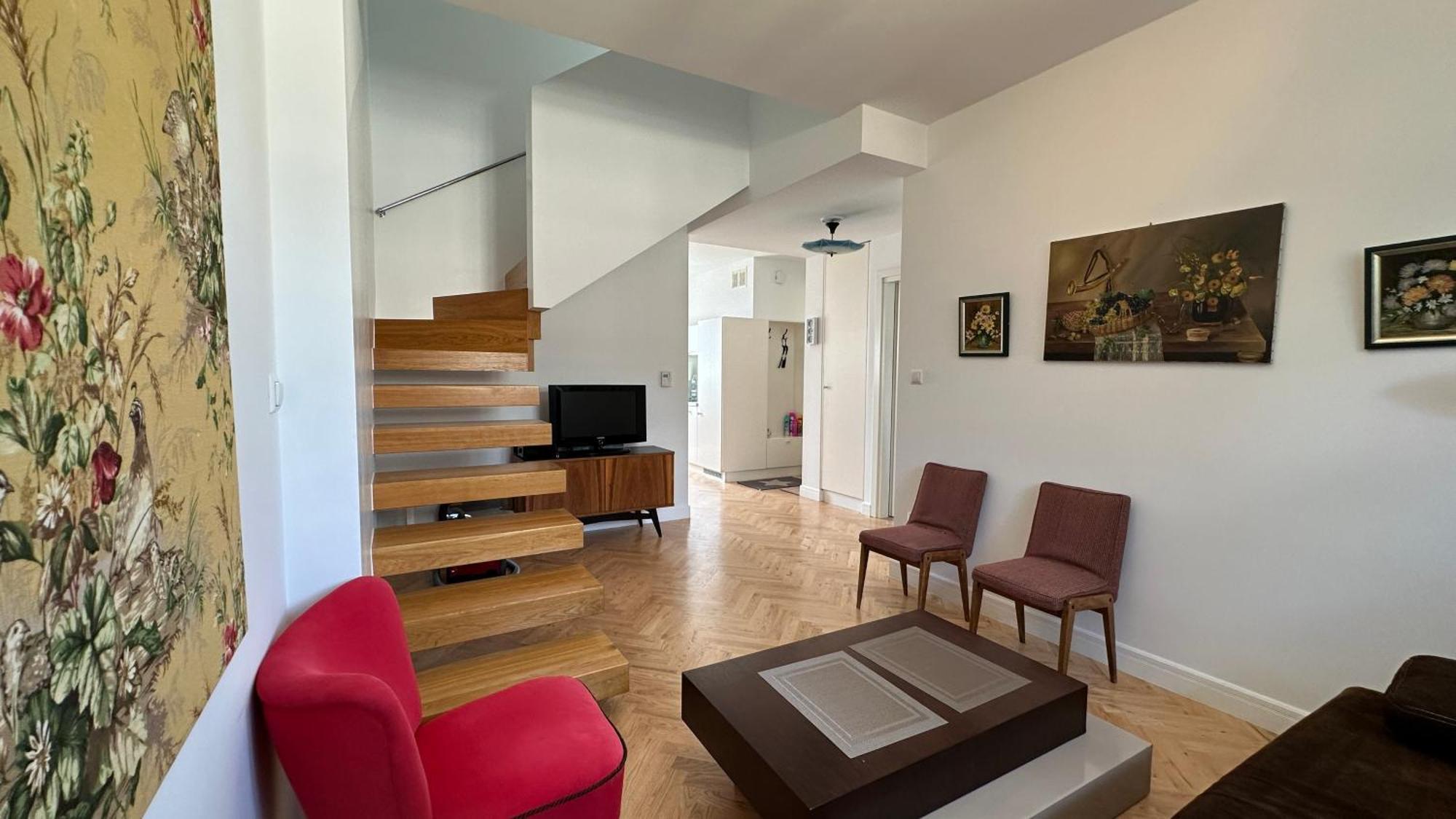 Two Bedrooms Center Apartment *