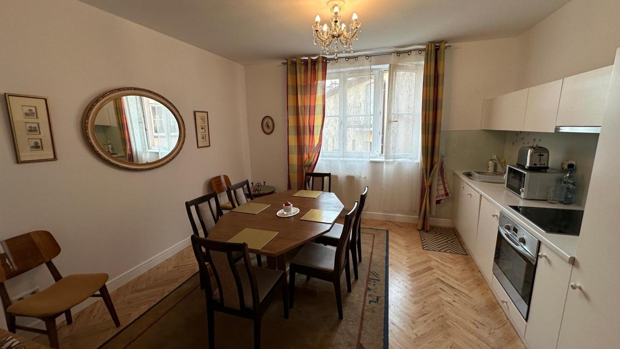 Apartment Two Bedrooms Center *