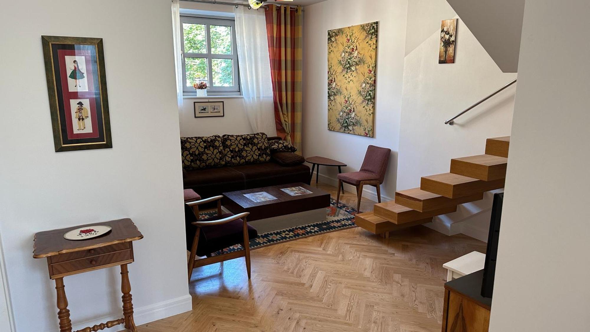 Two Bedrooms Center Apartment *