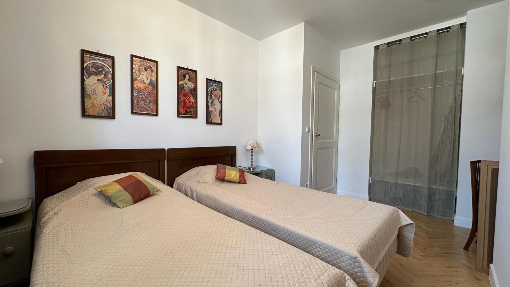 Two Bedrooms Center *