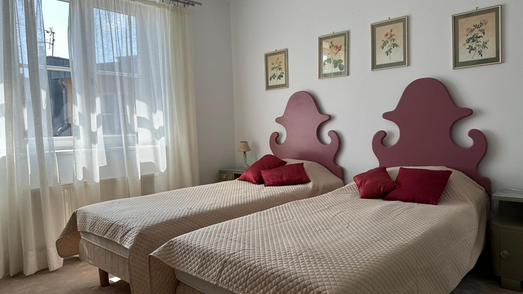 Two Bedrooms Center *